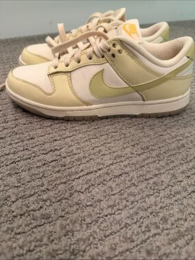 NIKE DUNK LOW SNEAKER
